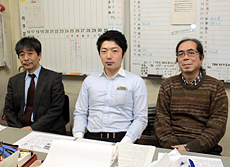 左から千葉書記長、岡分会長、井上会計