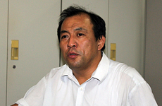 油原書記長