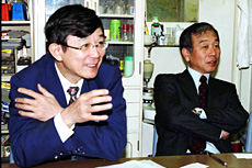 右から東條さん初田さん、岡島さん